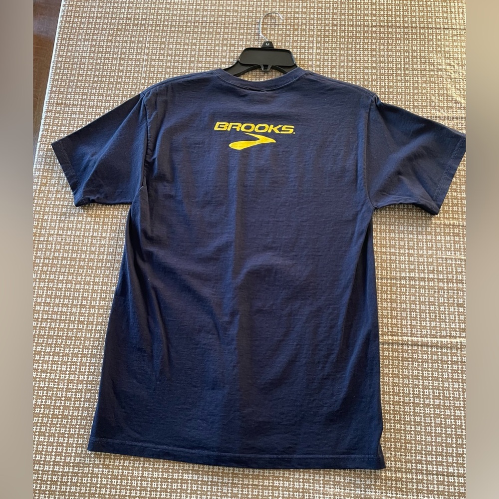 Brooks Run Happy Tshirt Jerzees Brand Navy Blue Men’s Medium GUC - Picture 2 of 7